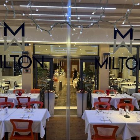 Hotel Ristorante Milton Вараце Екстериор снимка