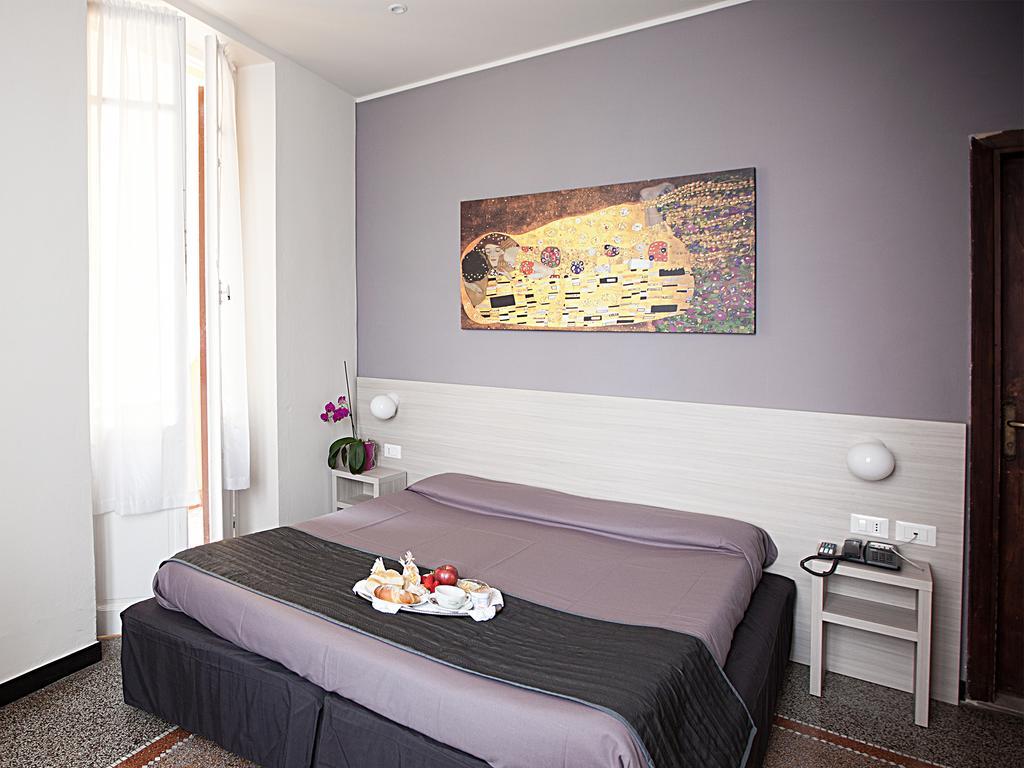 Hotel Ristorante Milton Вараце Екстериор снимка