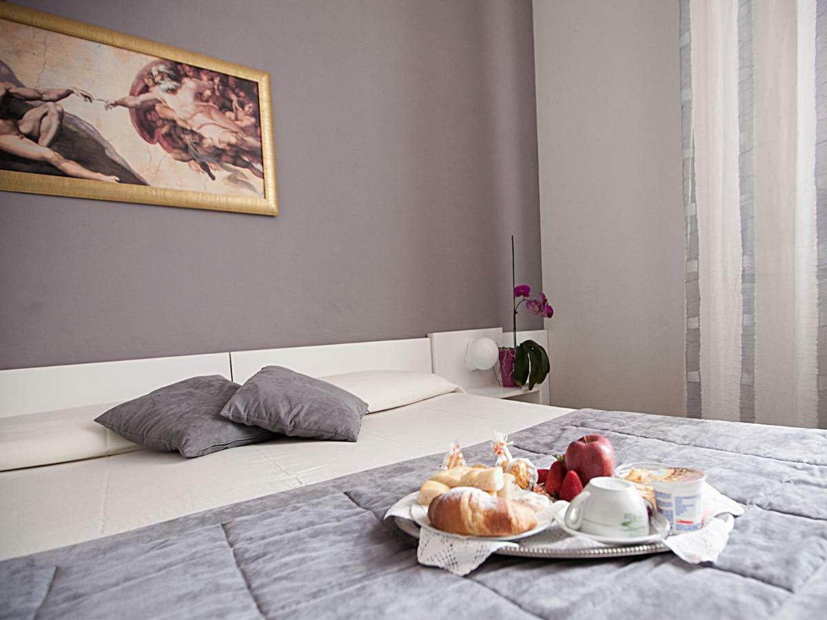 Hotel Ristorante Milton Вараце Екстериор снимка